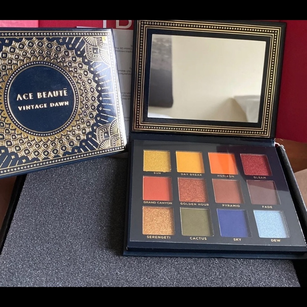 Ace Beaute Eyeshadow Palette
